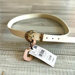 Mango ivory belt with gold buckle